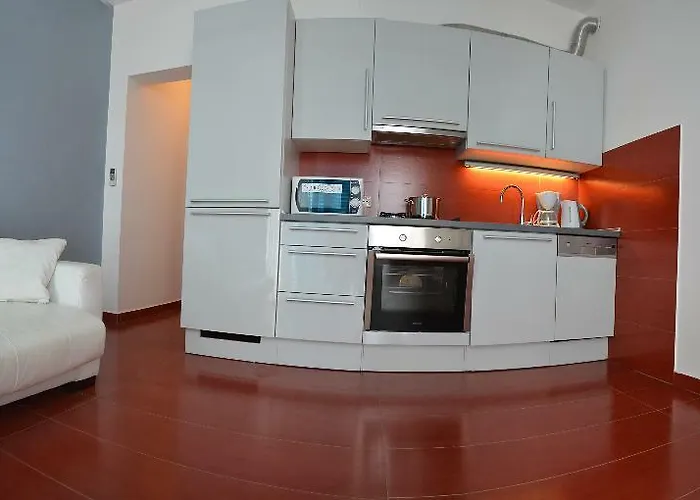 Avantgarde Bed & Breakfast 4*