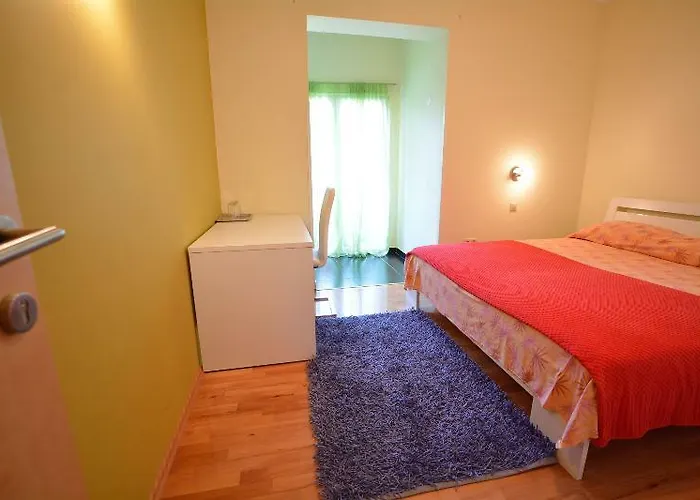 Bed & Breakfast Avantgarde 4*