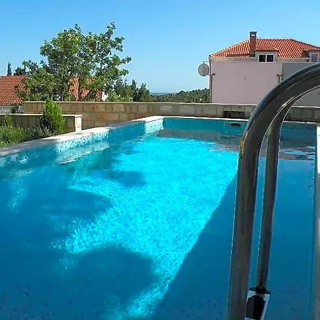 krevet i doručak Avantgarde 4*